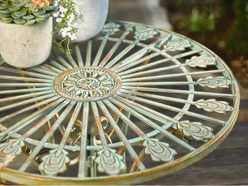 ヨーロッパとフランススタイルの田舎のアイアンアートラウンドテ - Outdoor Furniture Vintage のレビューと価格