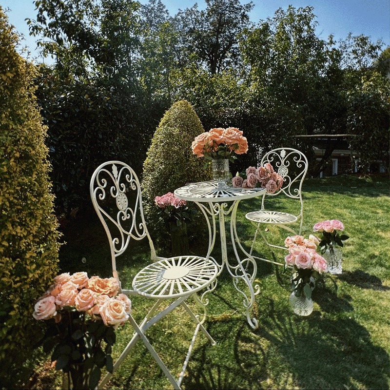 フランスのヴィンテージ鉄製テーブルと椅子、中空デザインのカフ - Outdoor Furniture Vintage のレビューと価格
